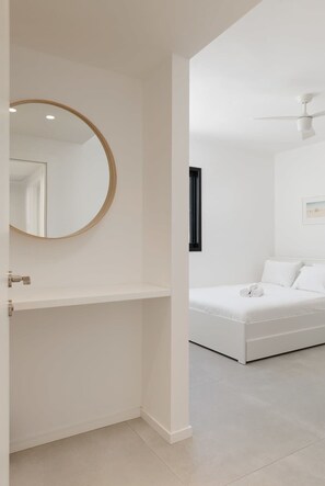 4 bedrooms, iron/ironing board, travel crib, WiFi