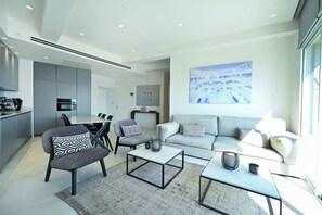 TV, fireplace, DVD player, stereo