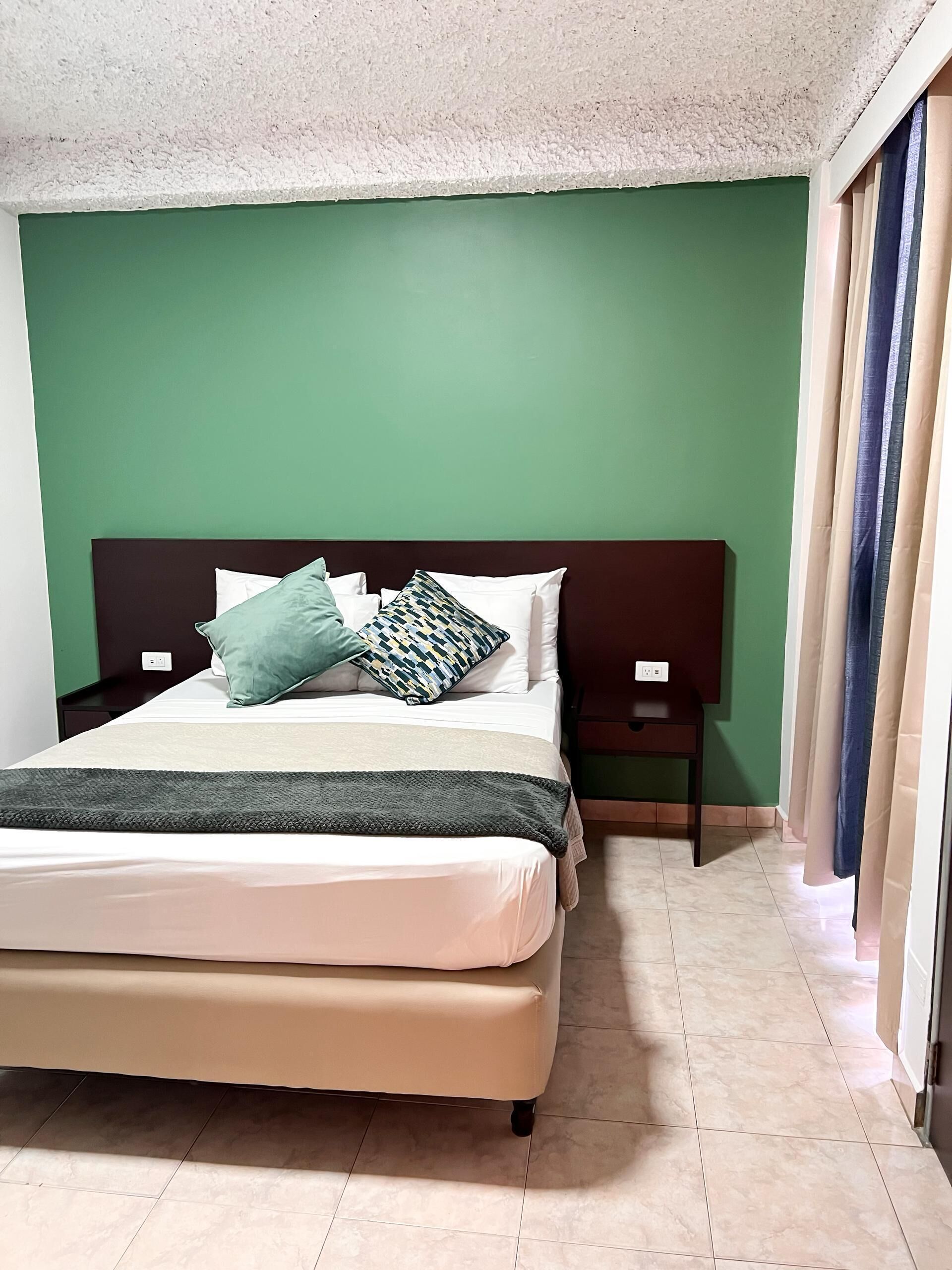 Comfort Room, 1 Double Bed, Non Smoking, City View