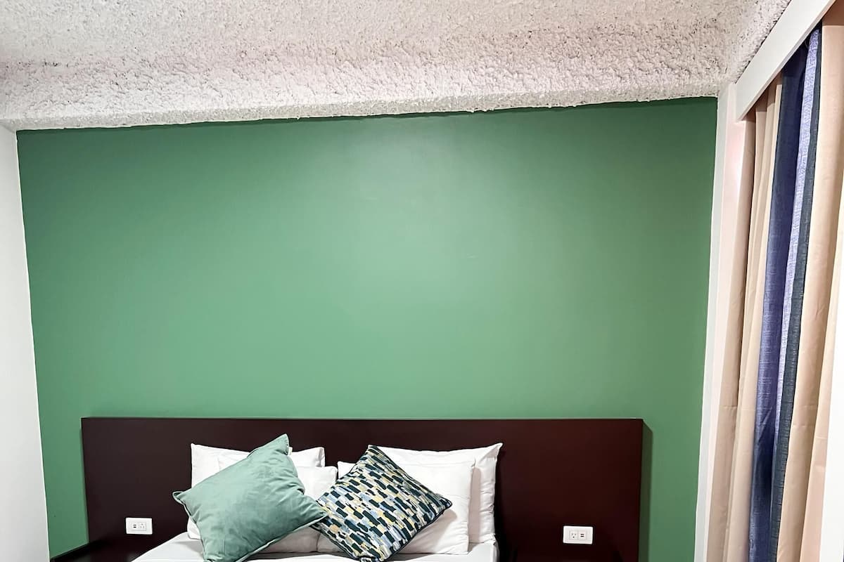 Chambre Confort, 1 lit double, non-fumeur, vue ville