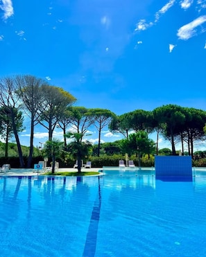 Apartment | 3 bedrooms - Tranquil Apartment With Pool Access - Manjola (Ishëm)