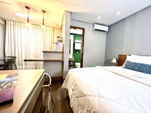 Căn hộ tiện nghi đơn giản, lanai | Bàn ủi/dụng cụ ủi quần áo, truy cập Internet không dây miễn phí