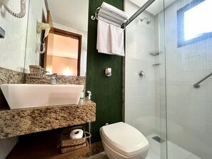 Căn hộ tiện nghi đơn giản, lanai | Phòng tắm