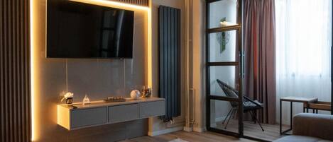 Apartment, 1 Bedroom, Accessible, Garden View | Living room