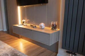 Apartment, 1 Bedroom, Accessible, Garden View | Interior