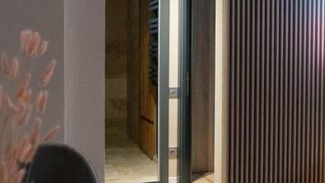 Apartment, 1 Bedroom, Accessible, Garden View | Interior