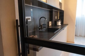 Apartment, 1 Bedroom, Accessible, Garden View | Interior