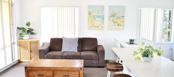 Capeview 2 - Top floor unit perfect distance from everything you could need in South West Rocks.