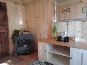 Cabin | Interior - Llandovery - Lodge - Sleeps 2 - Parking - Hot Tub (Llandovery)