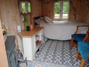 Cabin - Llandovery - Lodge - Sleeps 2 - Parking - Hot Tub (Llandovery)