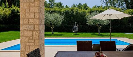 屋外ダイニングエリア