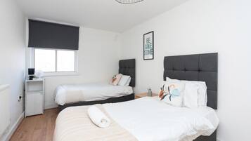 2 bedrooms, iron/ironing board, WiFi, bed sheets