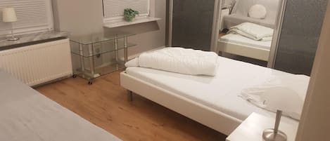 2 室のベッドルーム、アイロン / アイロン台、WiFi