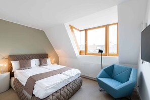 Bureau, espace de travail pour ordinateur portable, rideaux occultants