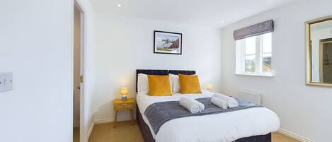 4 habitaciones, escritorio, tabla de planchar con plancha y wifi gratis