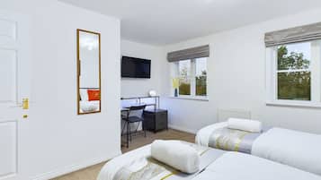 4 habitaciones, escritorio, wifi gratis y ropa de cama