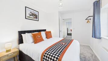 5 soverom, skrivebord, strykejern/-brett og wi-fi (inkludert)