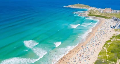 Modern Beach Retreat | Sleeps 6 | Gated Parking