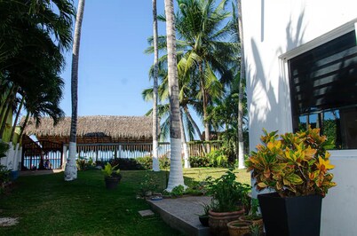 Artist’s Cove: Beachfront Casa in Lo de Marcos