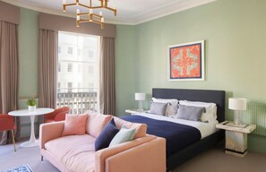 Luksus-dobbeltrom, delvis sjøutsikt | Blendingsgardiner, strykejern/-brett og wi-fi (inkludert)