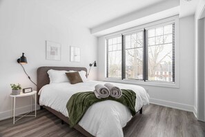 2 bedrooms, desk, iron/ironing board, free WiFi