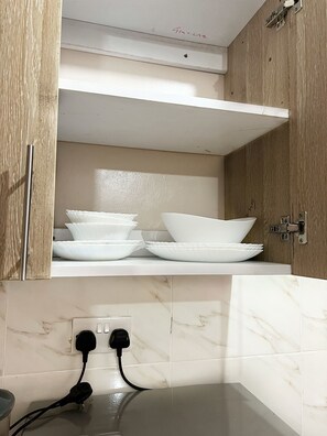 Lägenhet Elite | Eget kök | Kylskåp, mikrovågsugn och grytor/köksredskap