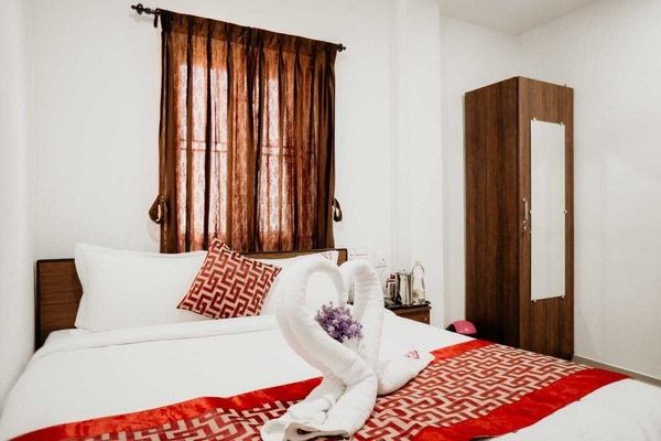 Standard Single Room, City View | Living area | TV