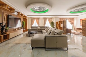 TV, bøker og printere