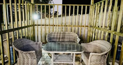 SUNNY SHORE HOLIDAY HOMES 1+1
