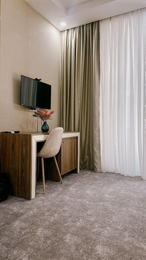 Standard dubbelrum | Skrivbord, arbetsyta för laptop och gratis wi-fi