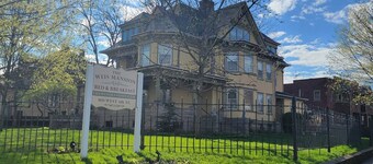 2br 1ba, 3rd floor apt, near dwtn Waterloo, Adults only