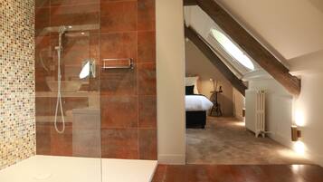 Superior Double Room | Bathroom