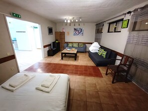 Apartment, Smoking