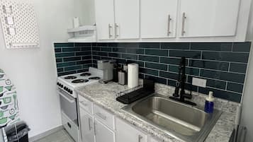 Comfort Apartment, 2 Queen Beds, Kitchen, Poolside | Private kitchen | Coffee/tea maker, toaster, cleaning supplies