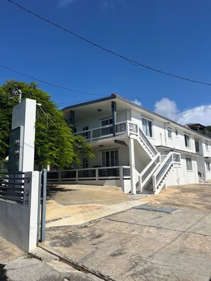 Front of property - Sea Breeze Tunnel Hideaway 6 (Terranova)