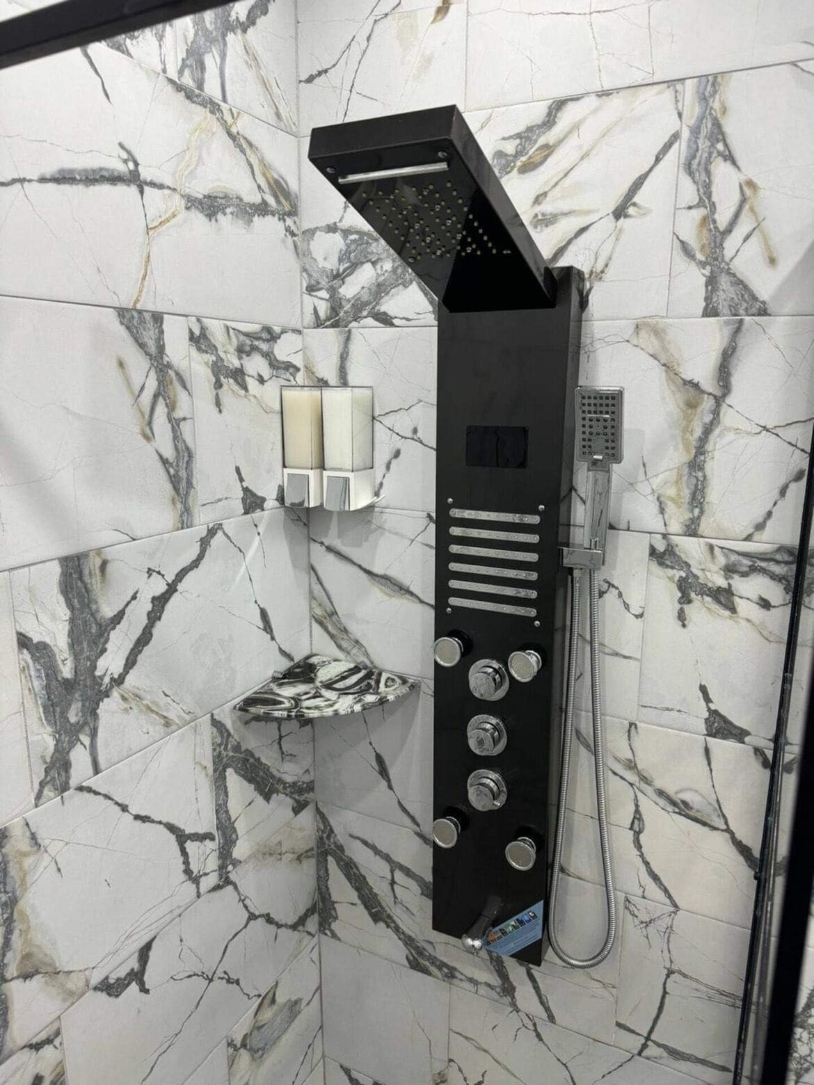 Comfort Apartment, 2 Queen Beds, Kitchen, Poolside | Bathroom
