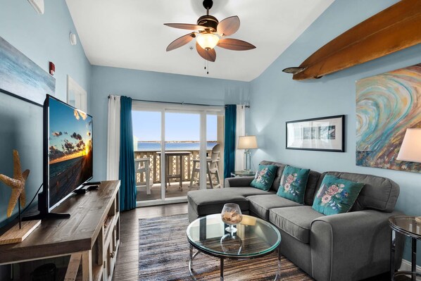 Condo, várias camas (Baywatch G7) | Área de estar