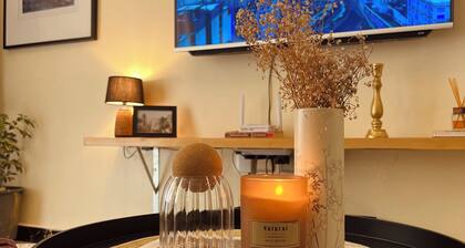 Scandinavian style Apartment with privacy & king size bed in the Hub of Nairobi.