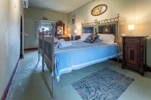 Appartement, patio, vue sur le jardin | 2 chambres, accès au Wi-Fi (inclus)