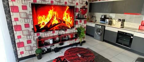 Smart TV, fireplace