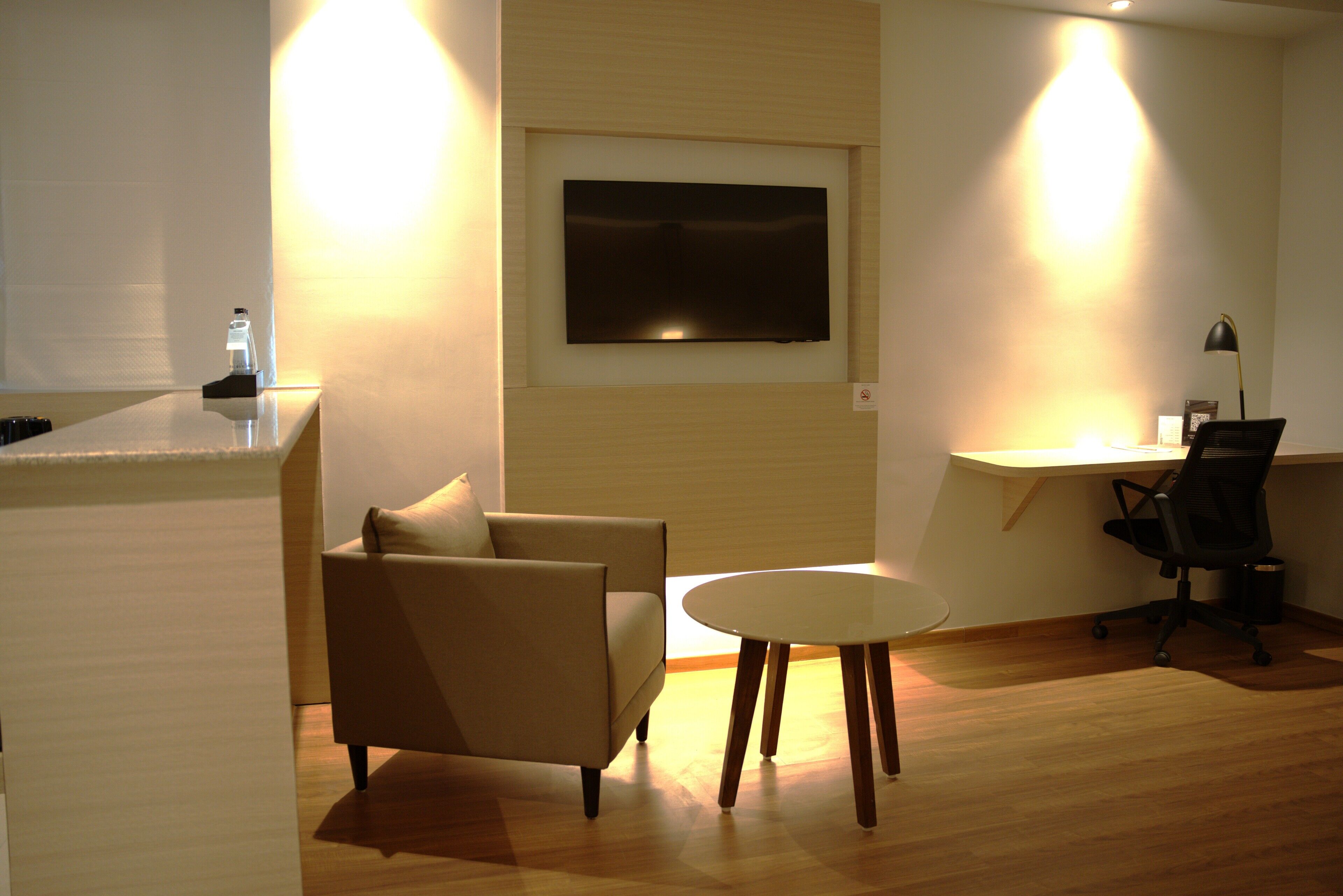 Classic Suite, Multiple Beds | City view