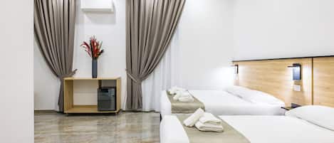 Economy Double or Twin Room | Desk, laptop workspace, free WiFi