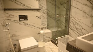 Shower, hair dryer, towels, toilet paper - pyramids Haven (Giza Governorate, 91)