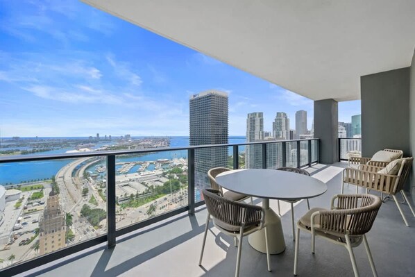 Apartment | 3 bedrooms - Delightful 3br in Downtown Miami (Miami)