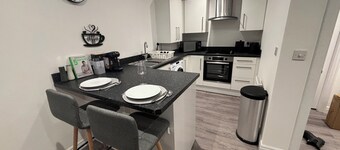 Charming 2-bedroom apartment in awesome Anlaby Common with WiFi.