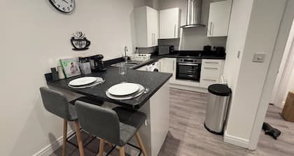 Charming 2-bedroom apartment in awesome Anlaby Common with WiFi.