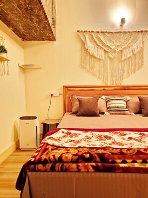 1 bedroom, desk, iron/ironing board, WiFi - BOHEMIAN RHAPSODY - QUEENS (New Delhi)