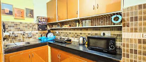 Fridge, microwave, stovetop, electric kettle
