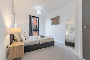1 dormitorio, tabla de planchar con plancha, wifi gratis y ropa de cama