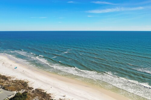 30A Grayton Beach, Pool, Bikes, Free Shuttle to Beach, 3 Bedrooms Plus Loft